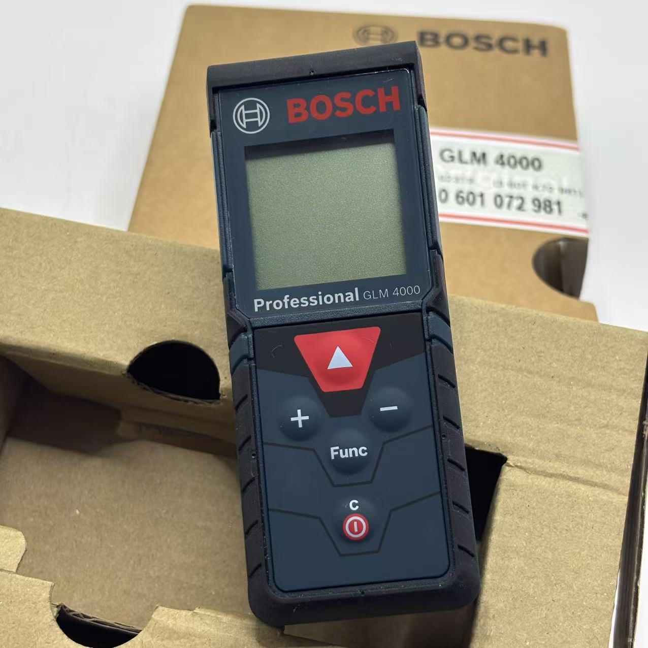 BOSCH GLM 4000 Laser Range Fin - Test Instruments recension och pris