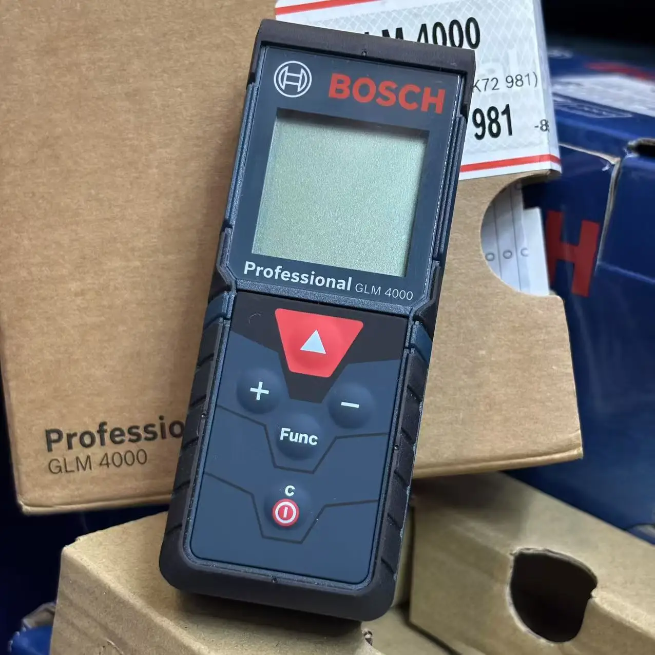 BOSCH GLM 4000 Laser Range Fin - Test Instruments recension och pris